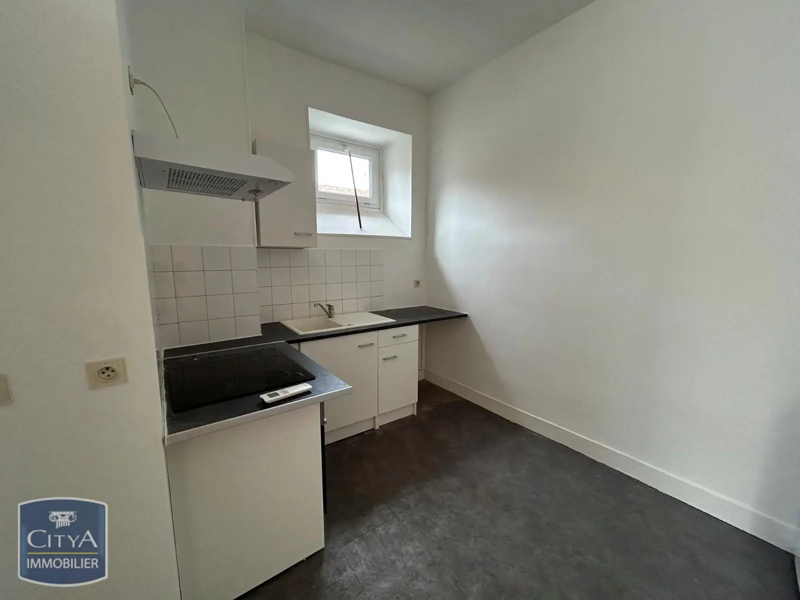 Photo 2 Appartement 1 pièce 28.55m²