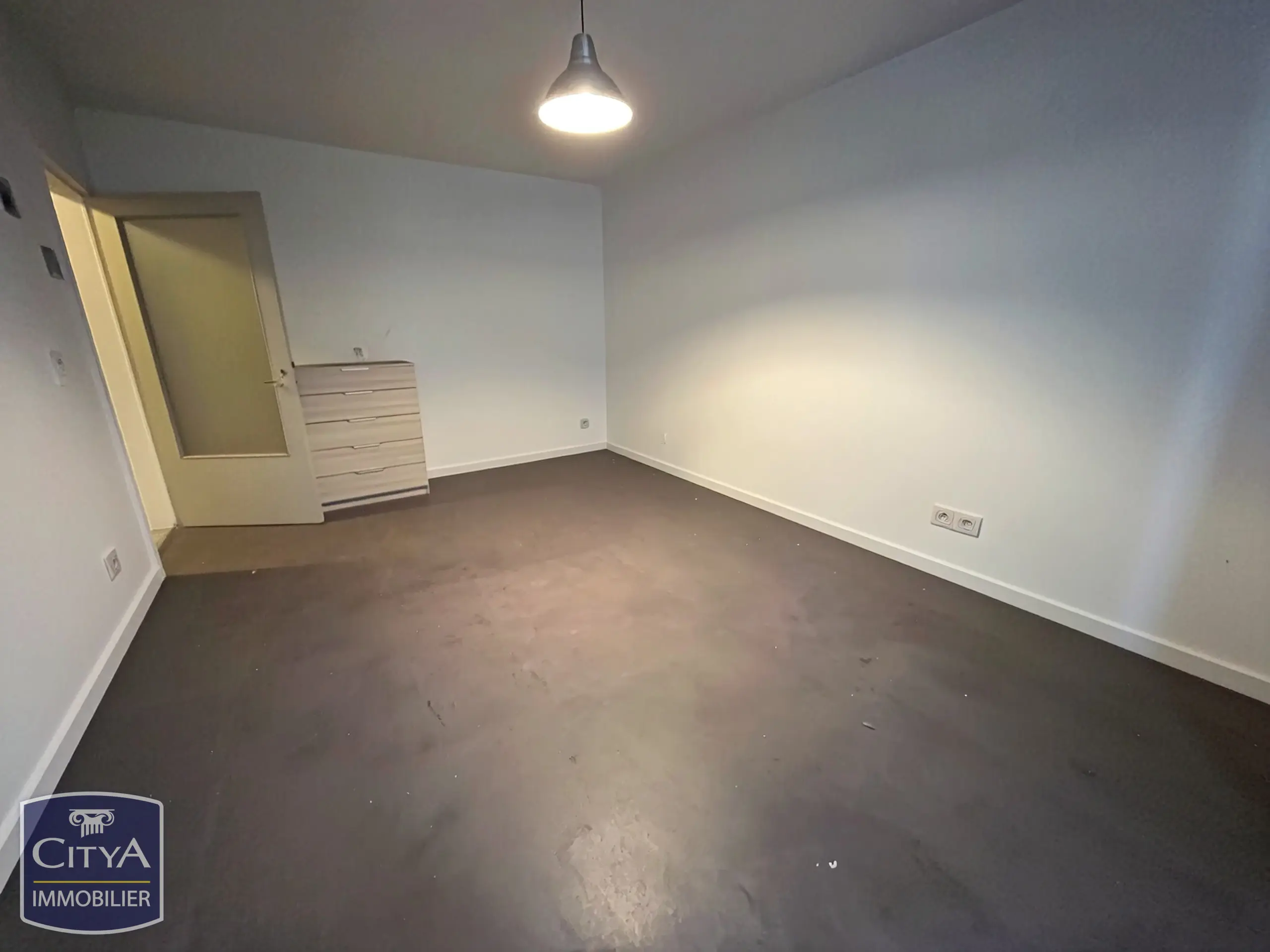 Photo 1 Appartement 1 pièce 31.82m²