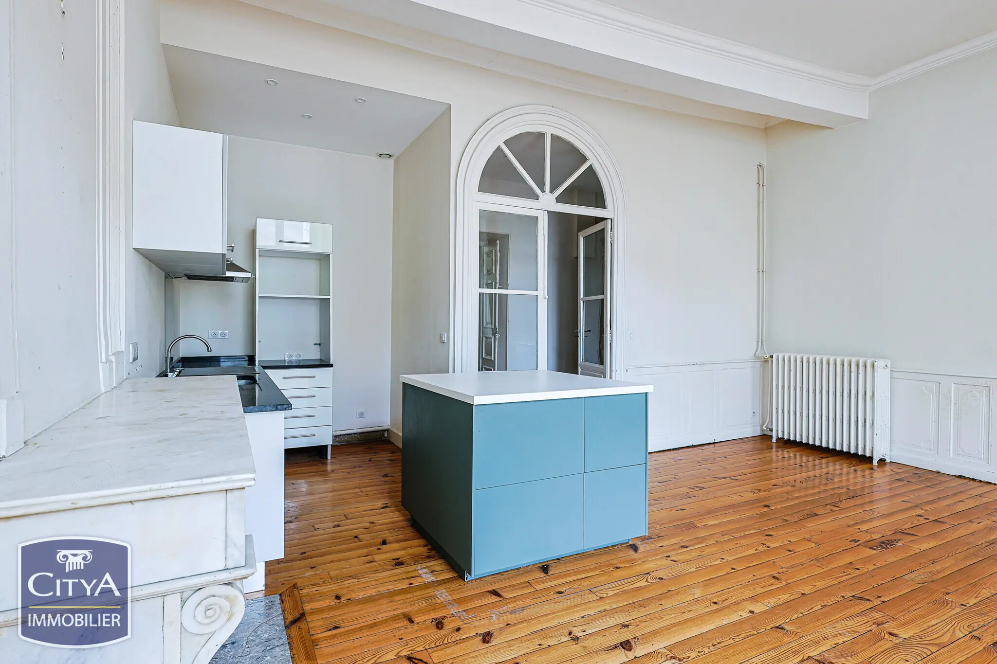 Photo 1 Appartement 4 pièces 121.87m²