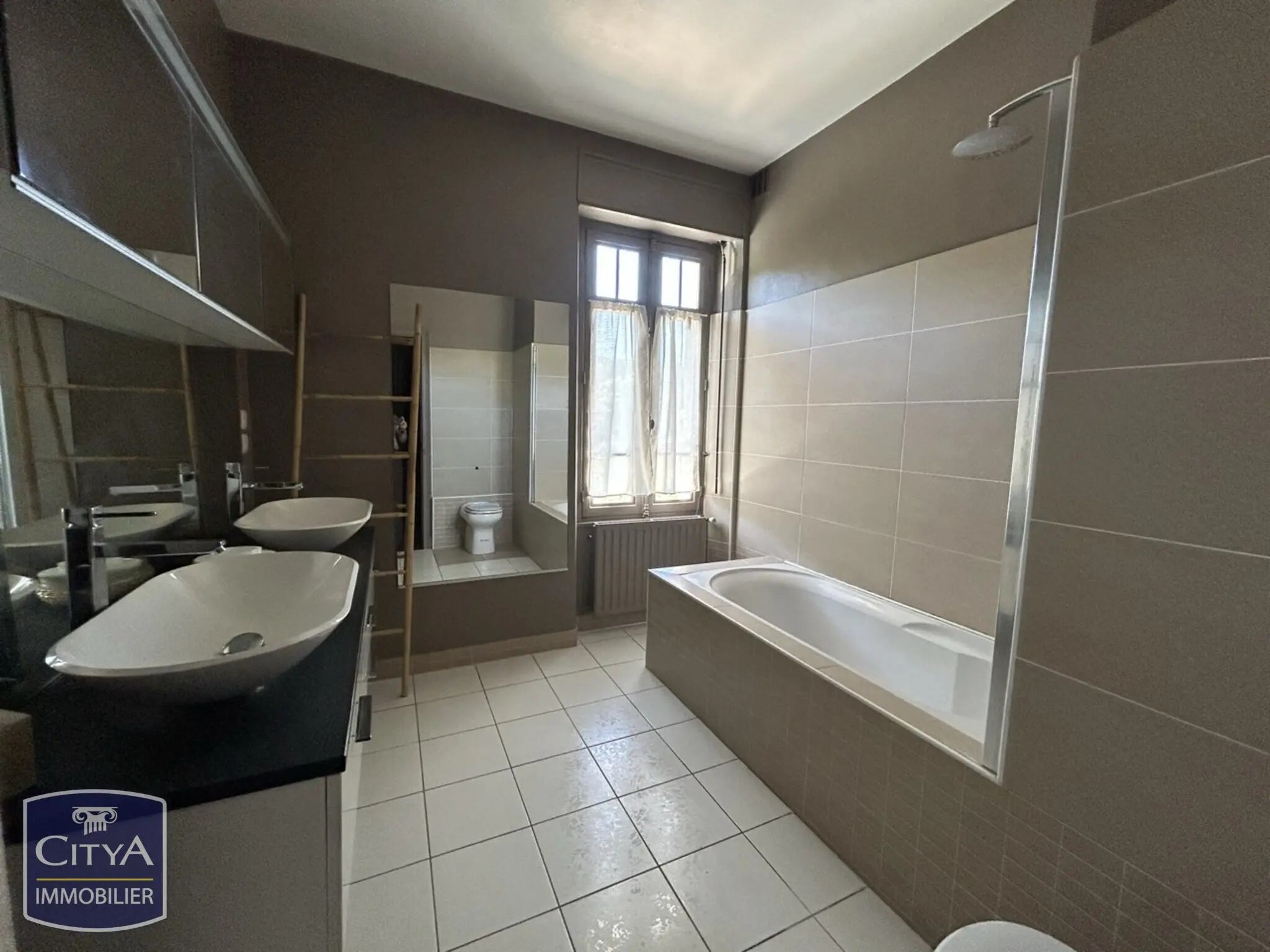 Photo 18 Maison 7 pièces 240m²