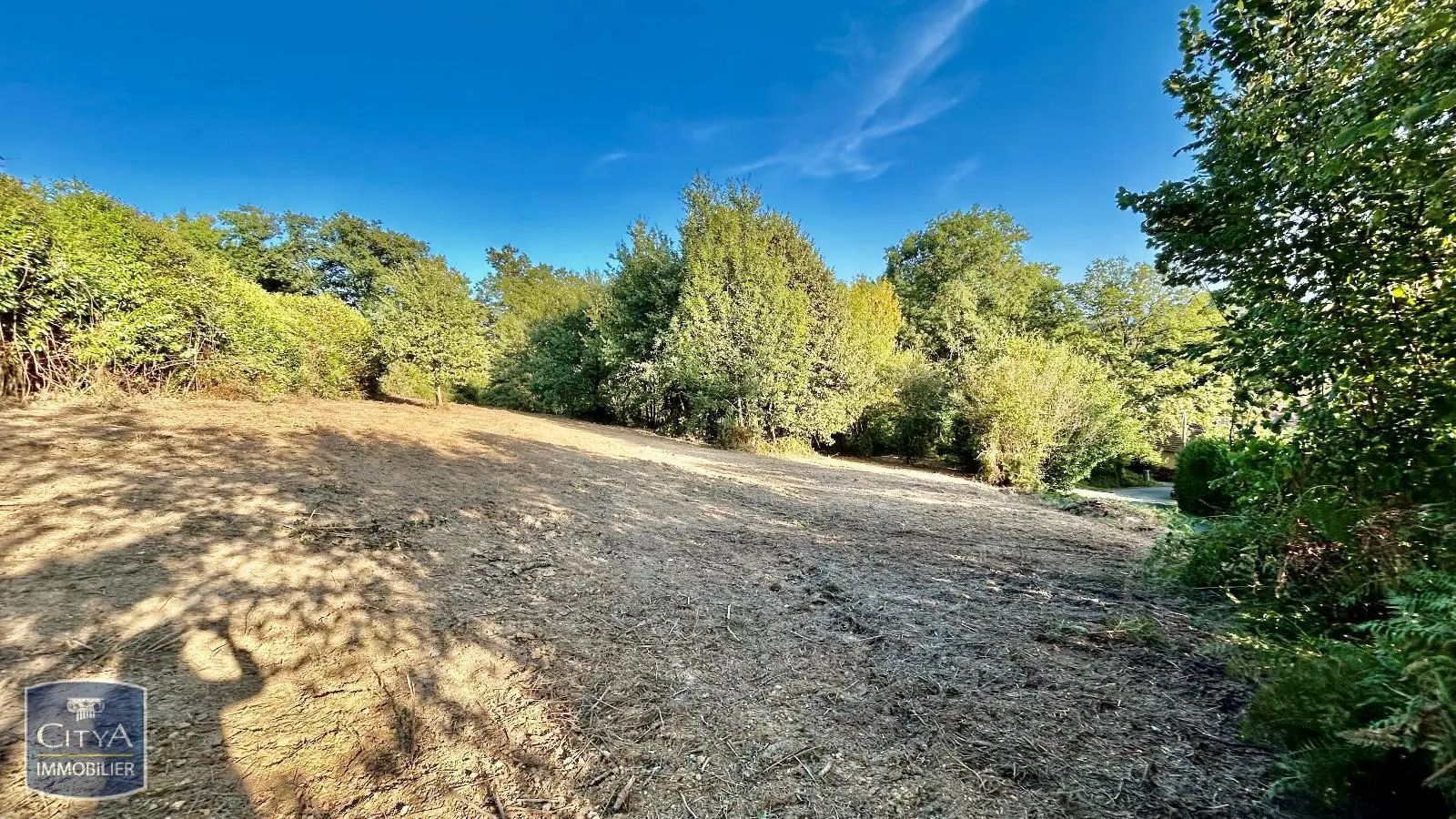 Photo 2 Terrain 2500m²