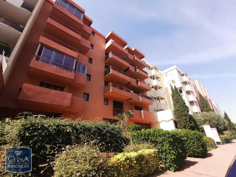 RESIDENCE RECENTE