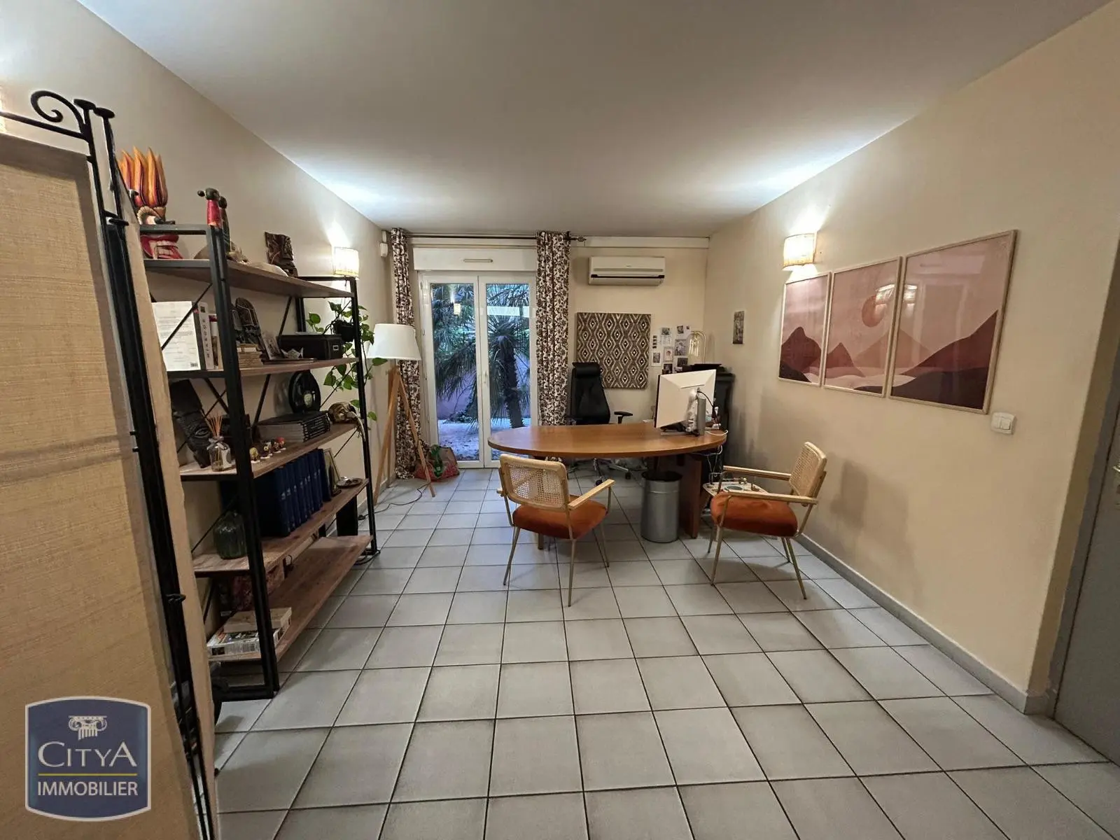 Photo 2 Local Professionnel 5 pièces 184m²