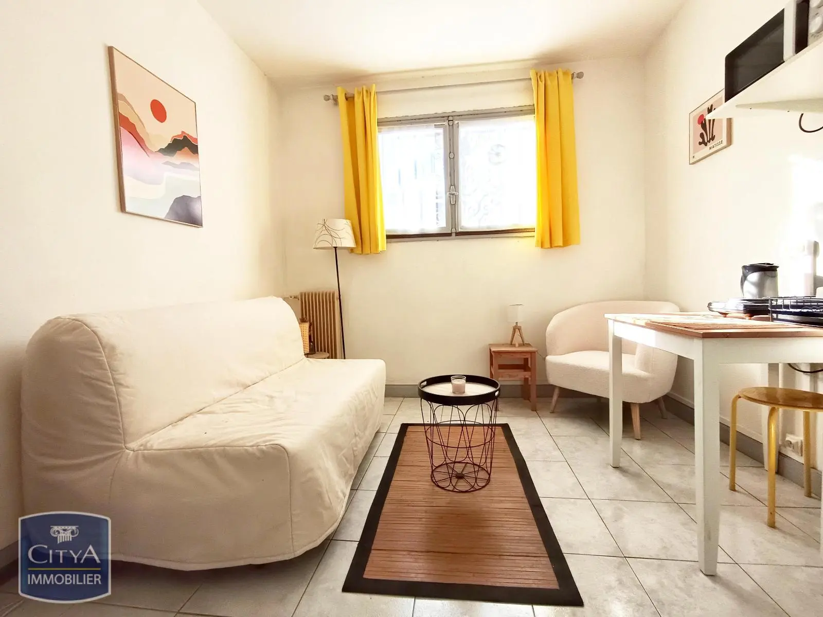 Photo 1 Local Commercial