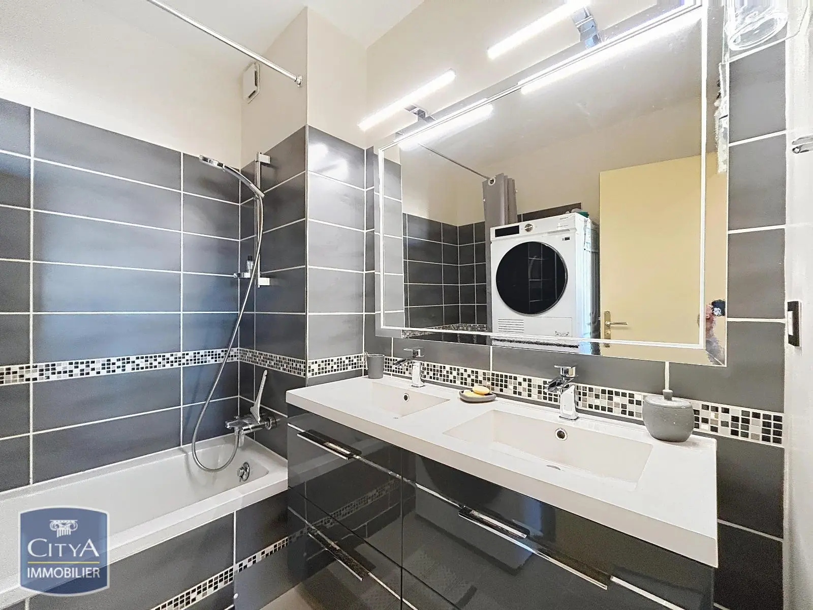 Photo 11 Appartement 4 pièces 109m²