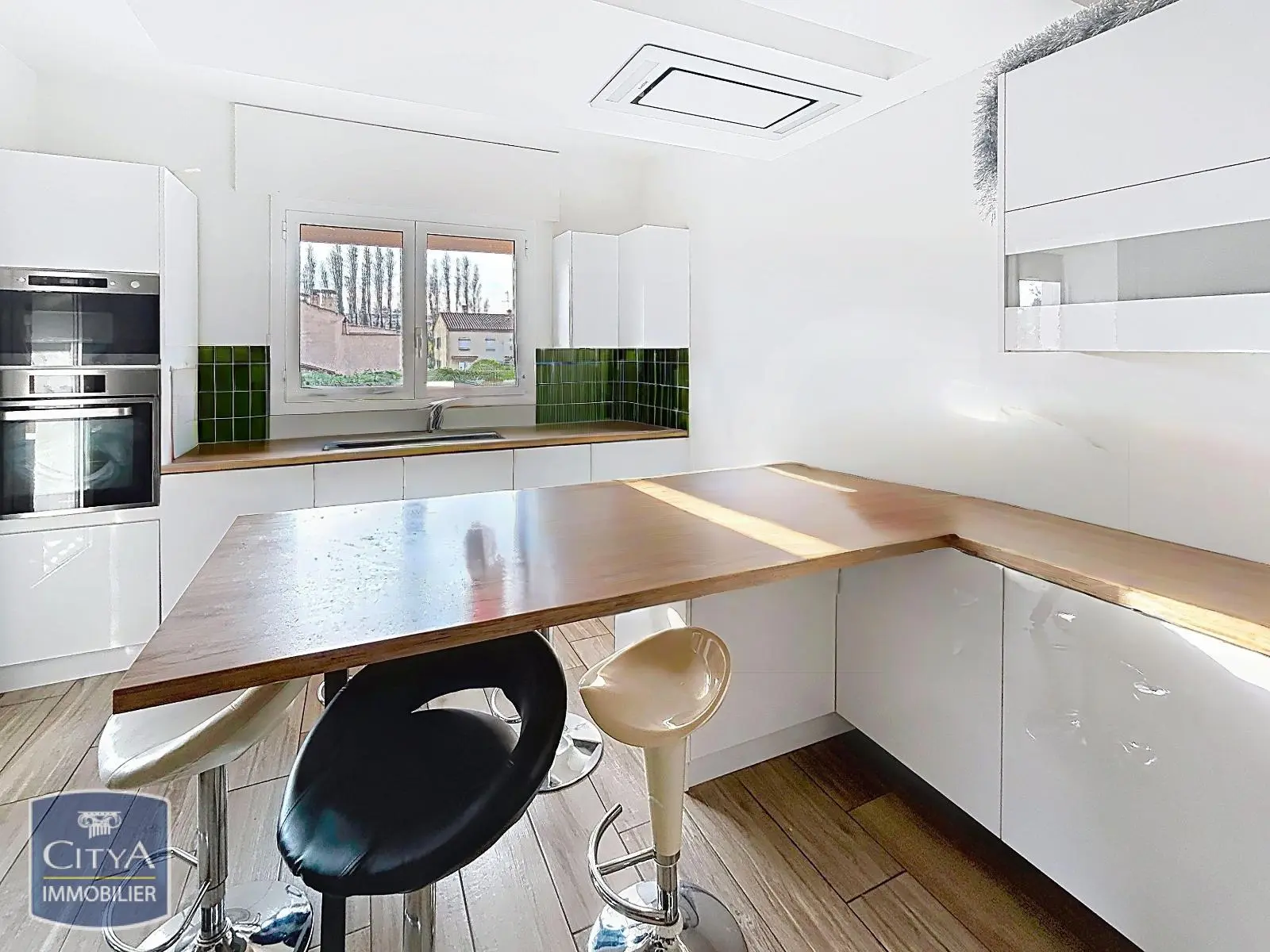 Photo 2 Maison 6 pièces 165m²