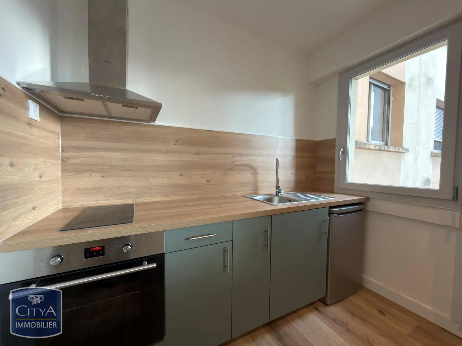 Photo 1 Appartement 1 pièce 27.3m²