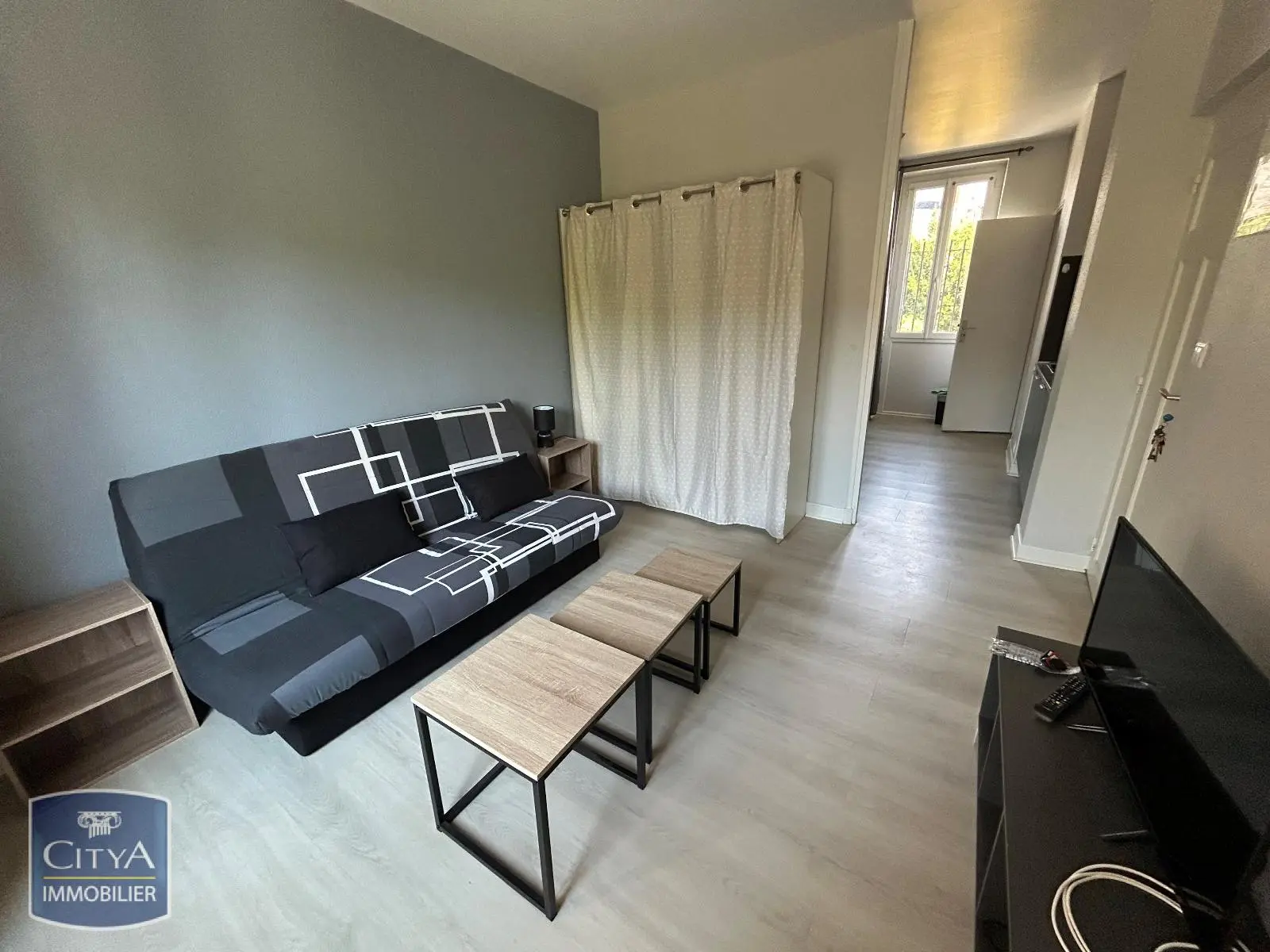 Photo 2 Appartement 1 pièce 23.61m²