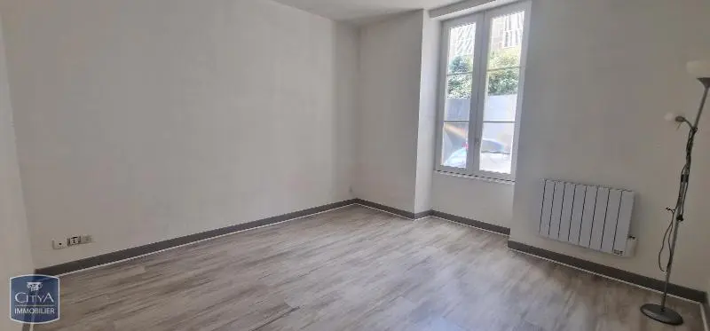 Photo 2 Appartement 1 pièce 27.6m²