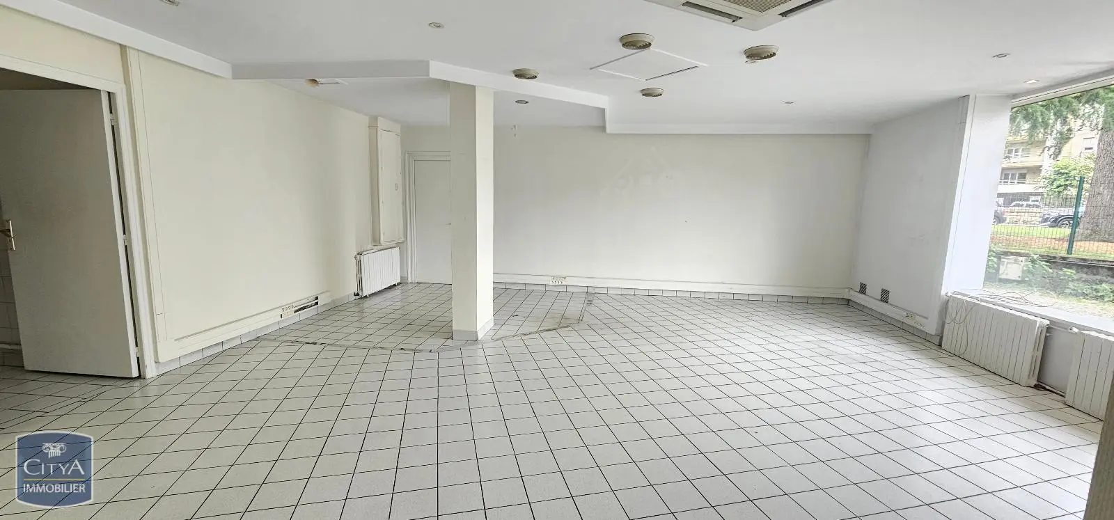 Photo 3 Local Commercial 169m²