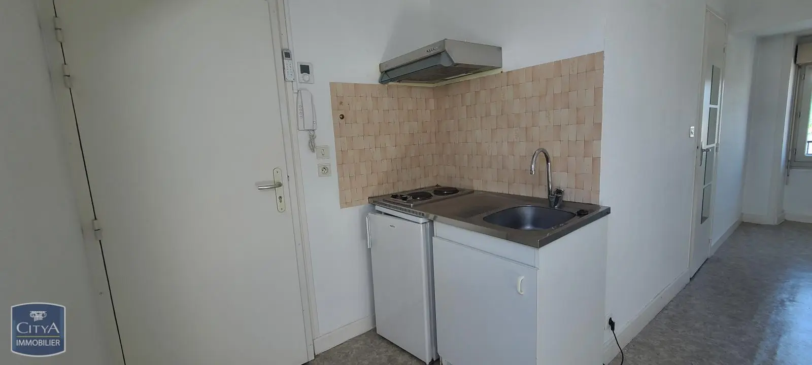 Photo 2 Appartement 1 pièce 17.69m²