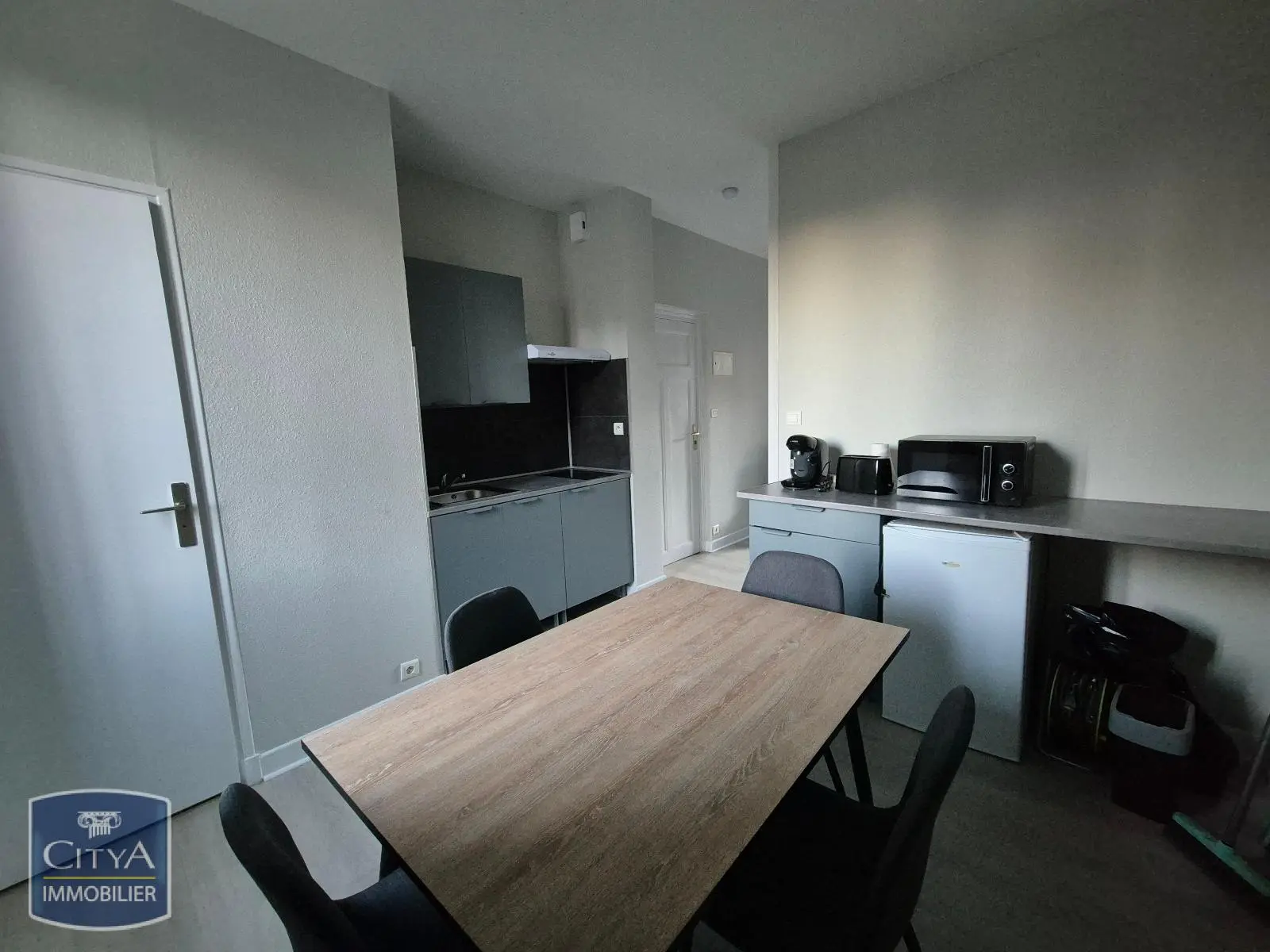 Photo 3 Appartement 1 pièce 23.61m²