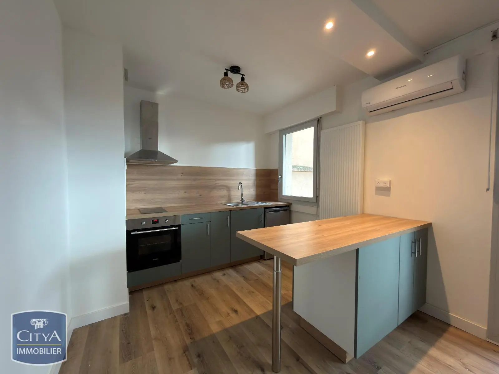 Photo 1 Appartement 1 pièce 27.3m²