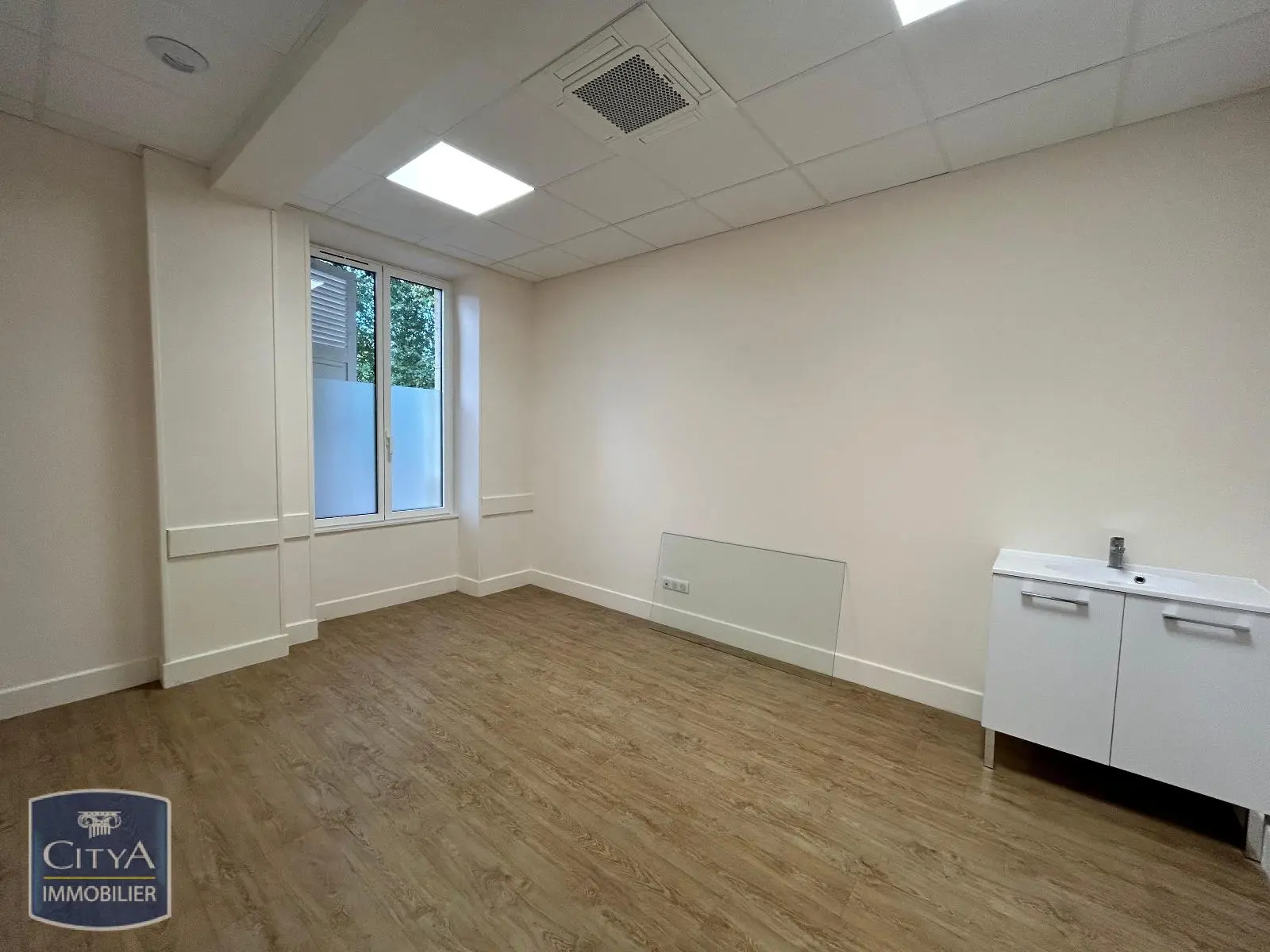 Photo 3 Local Professionnel 1 pièce 14m²