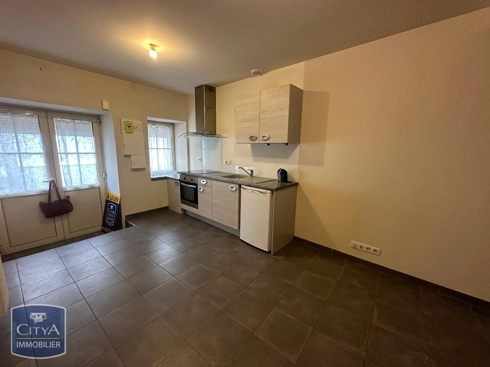 Photo 3 Appartement 1 pièce 23.89m²