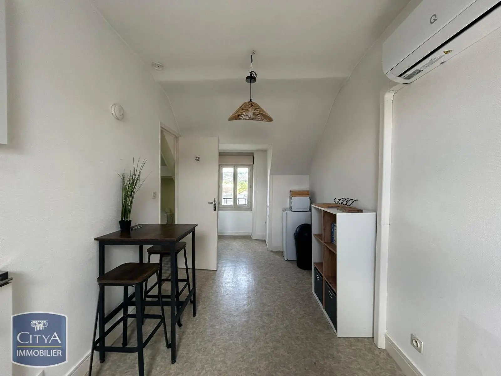 Photo 2 Appartement 1 pièce 17.69m²