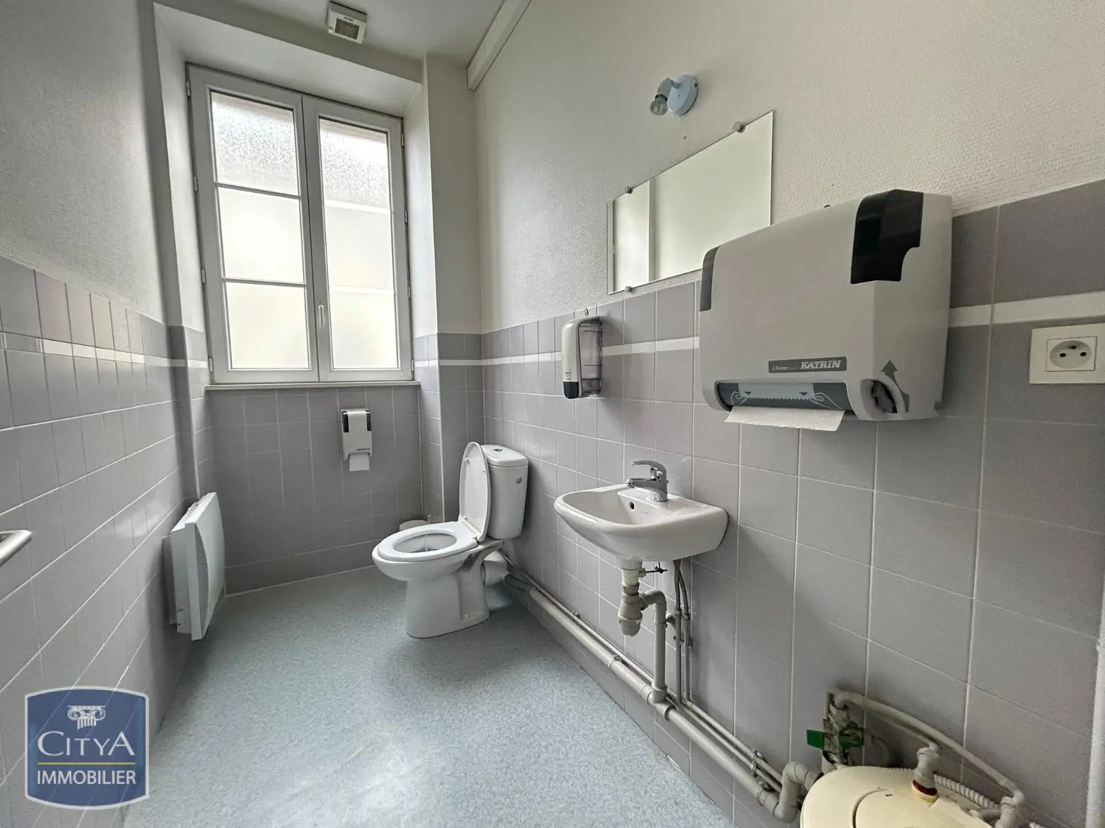 Photo 7 Local Professionnel 6 pièces 170m²