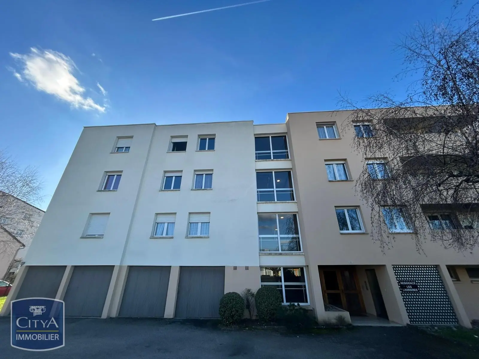 Photo 1 Appartement 1 pièce 28.2m²