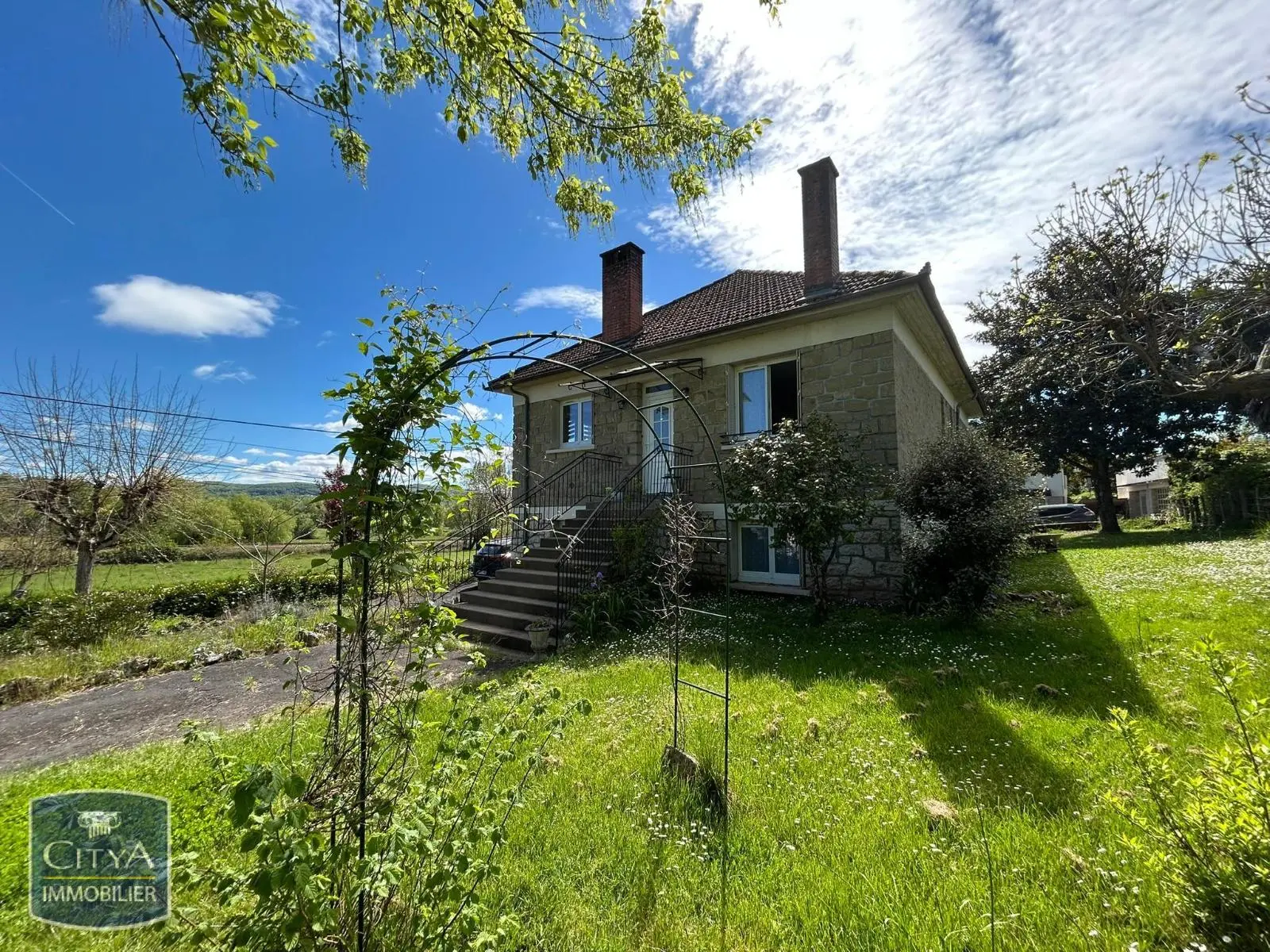 Photo 1 Maison 5 pièces 141.9m²