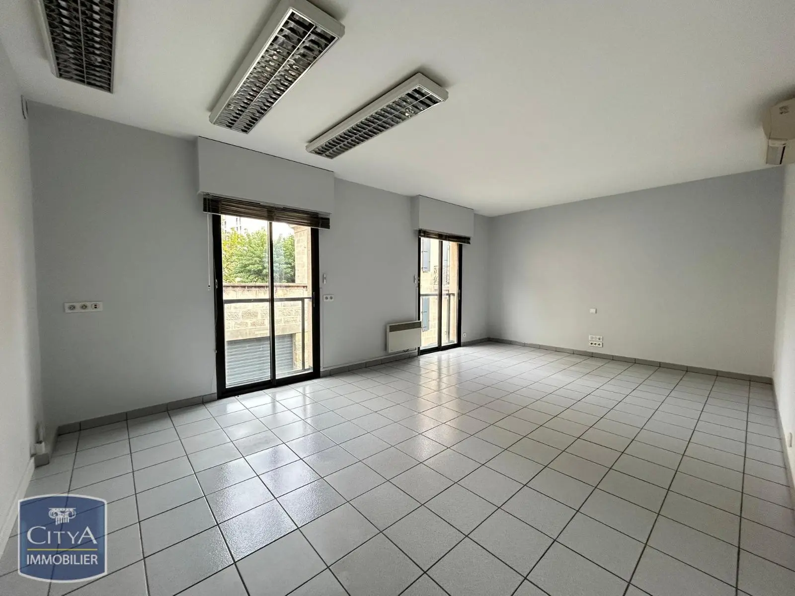 Photo 9 local professionnel Brive-la-Gaillarde