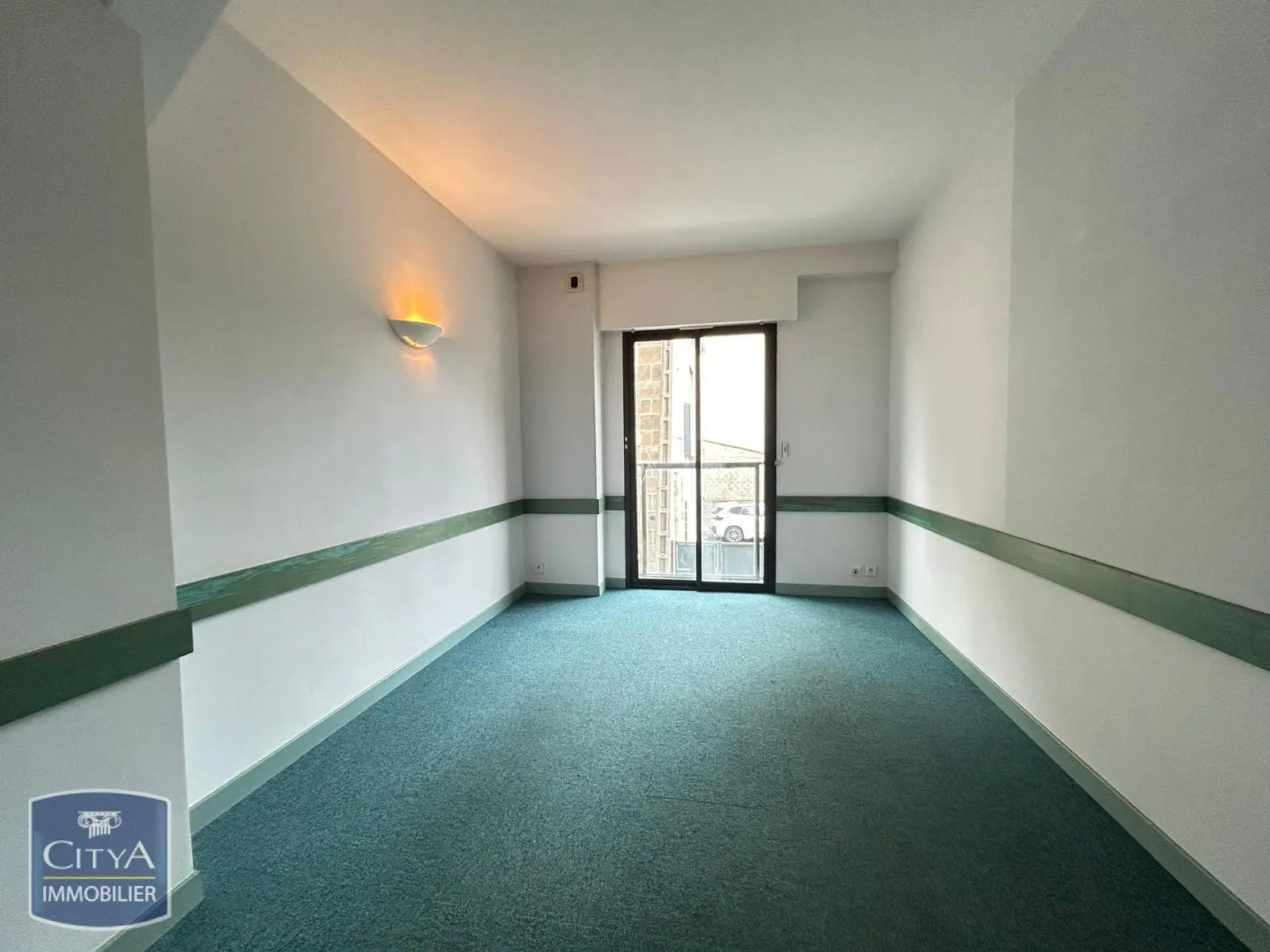 Photo 6 local professionnel Brive-la-Gaillarde