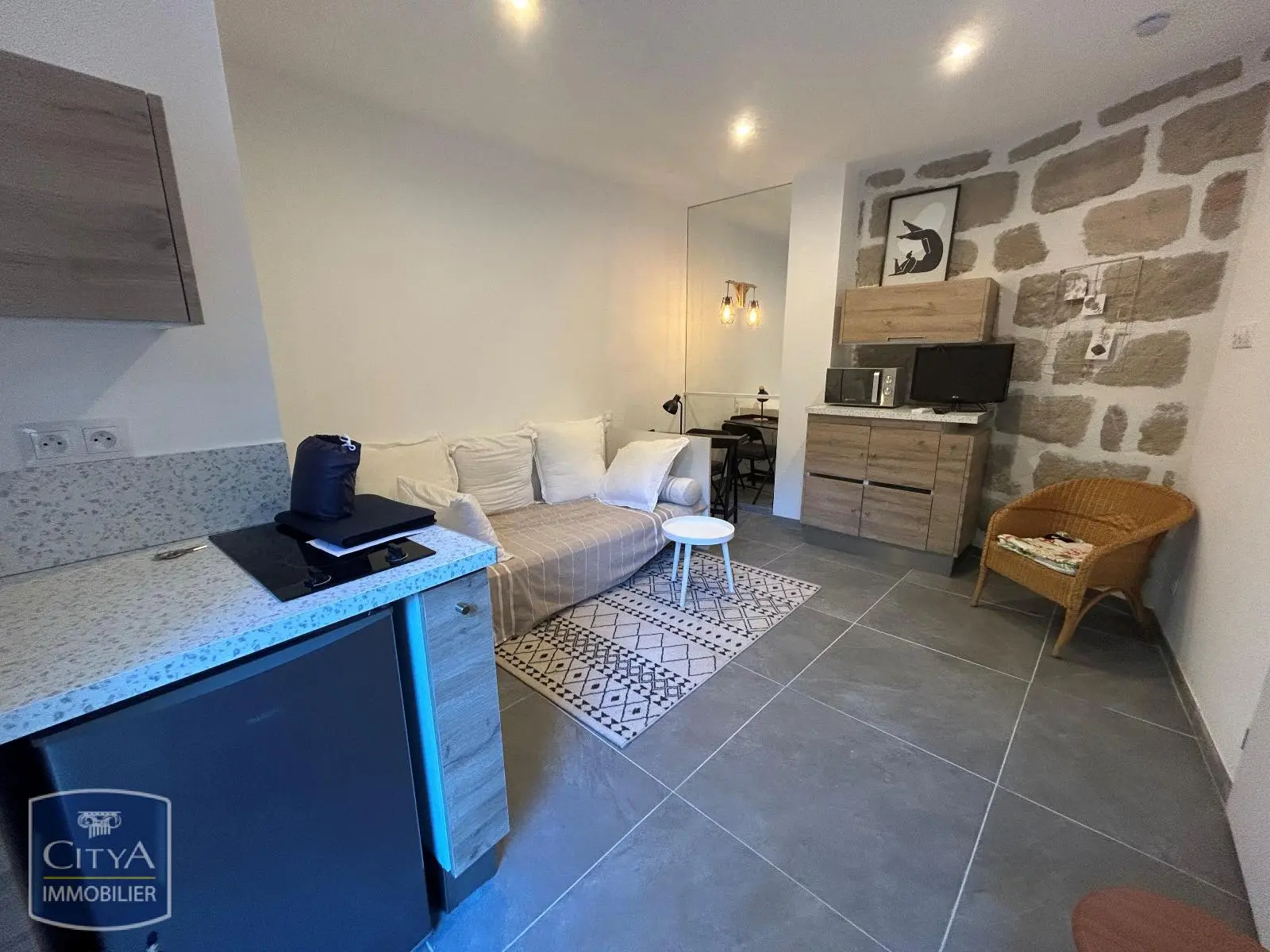 Photo 1 Appartement 1 pièce 18.29m²