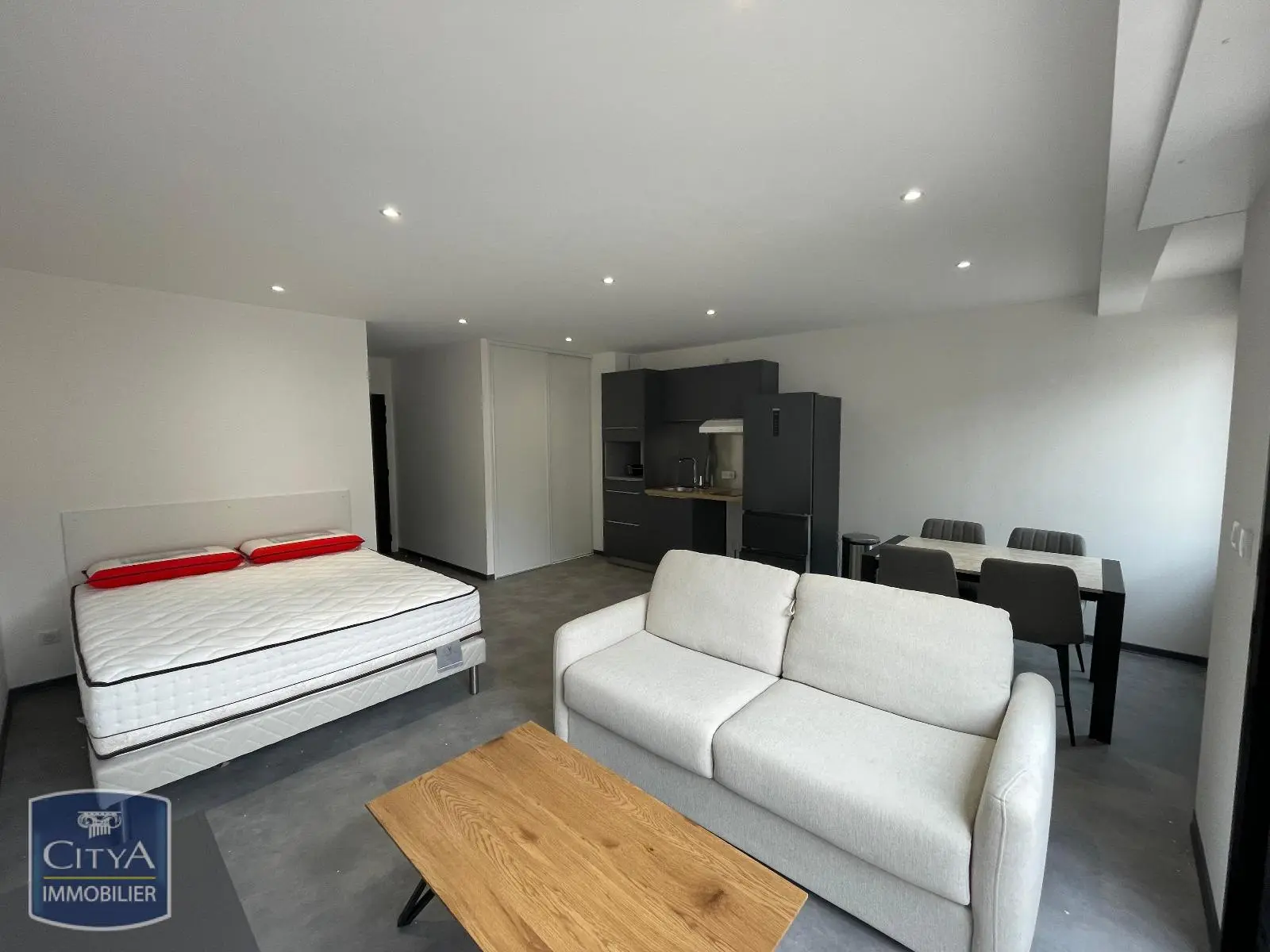 Photo 2 Appartement 1 pièce 32.83m²
