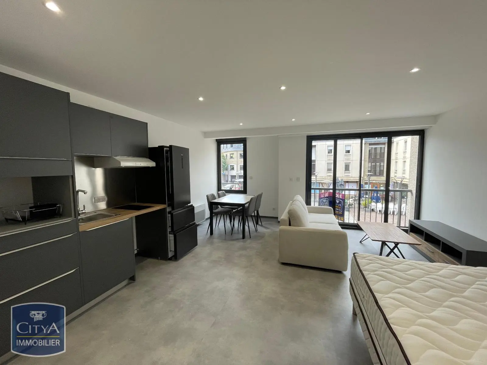 Photo 1 Appartement 1 pièce 32.83m²