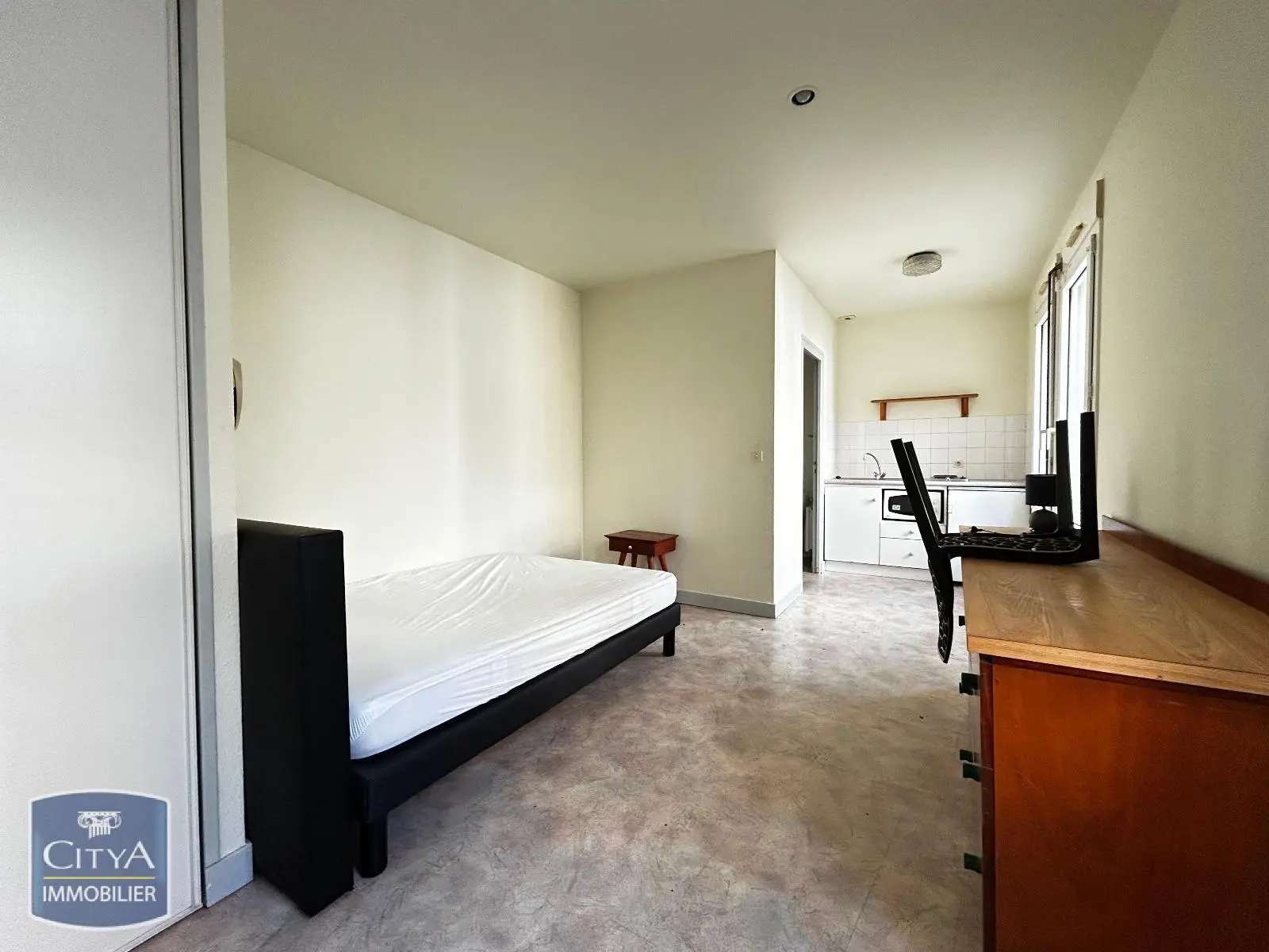 Photo 1 Appartement 1 pièce 22.84m²