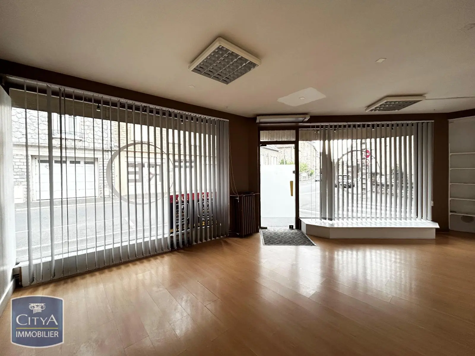 Photo 3 Local Commercial 65m²