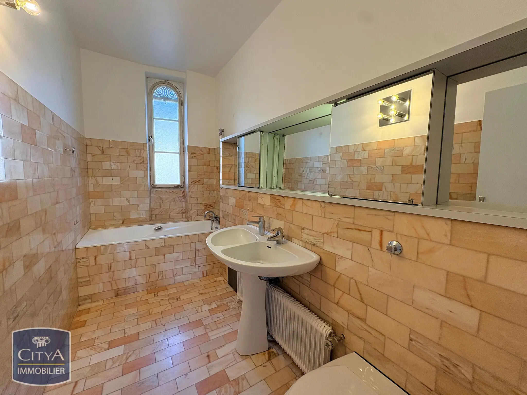 Photo 16 Maison 8 pièces 234m²