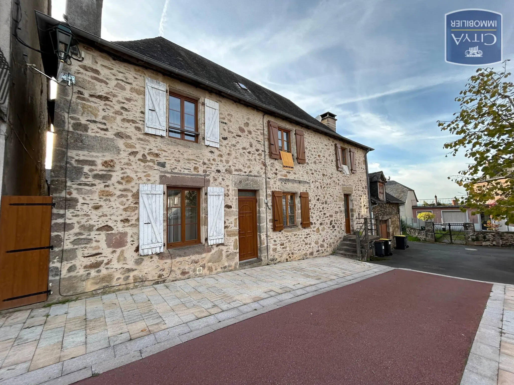 Photo 1 Maison 5 pièces 156m²
