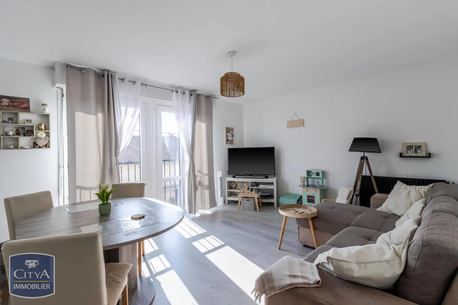 Photo 2 Appartement 4 pièces 77m²