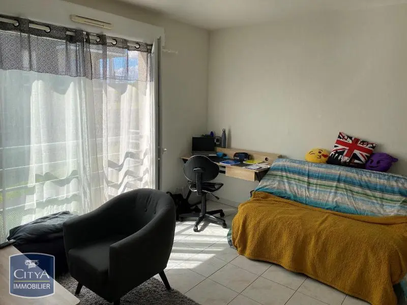En location studio secteur St Pezenne NIORT