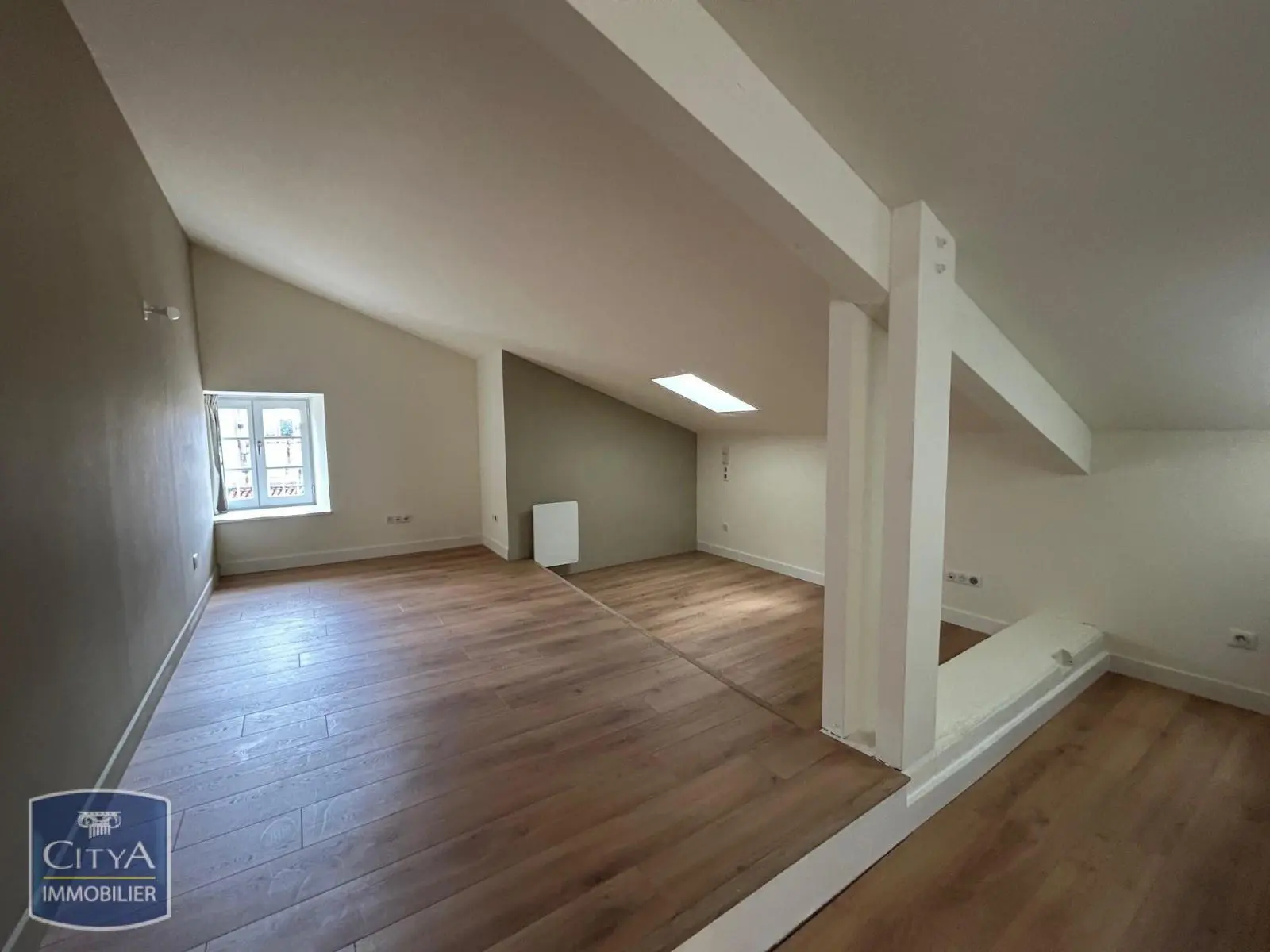 Photo 1 Appartement 1 pièce 24.28m²