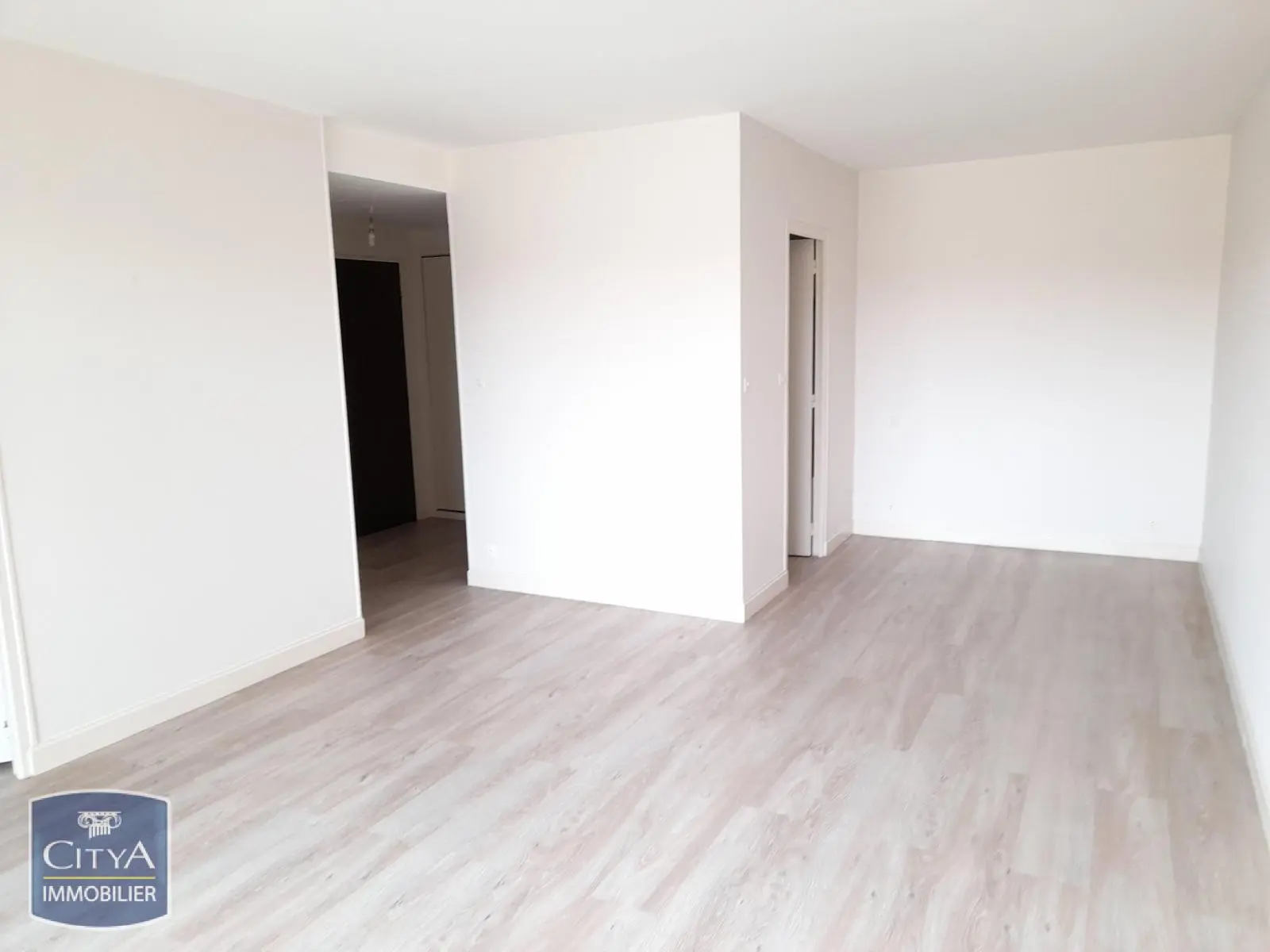 Photo 2 Appartement 1 pièce 36.81m²
