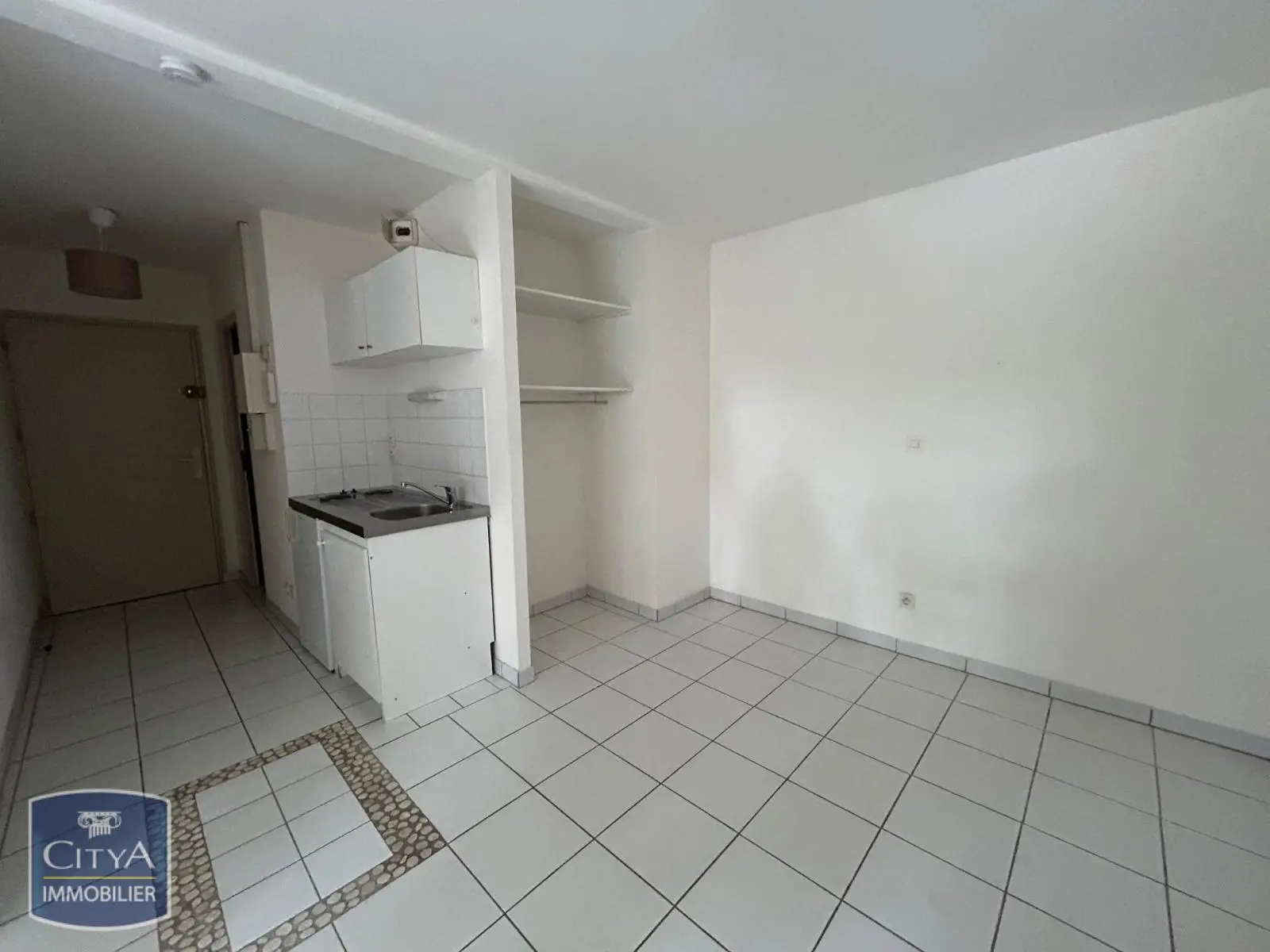 Photo 2 Appartement 1 pièce 24.16m²