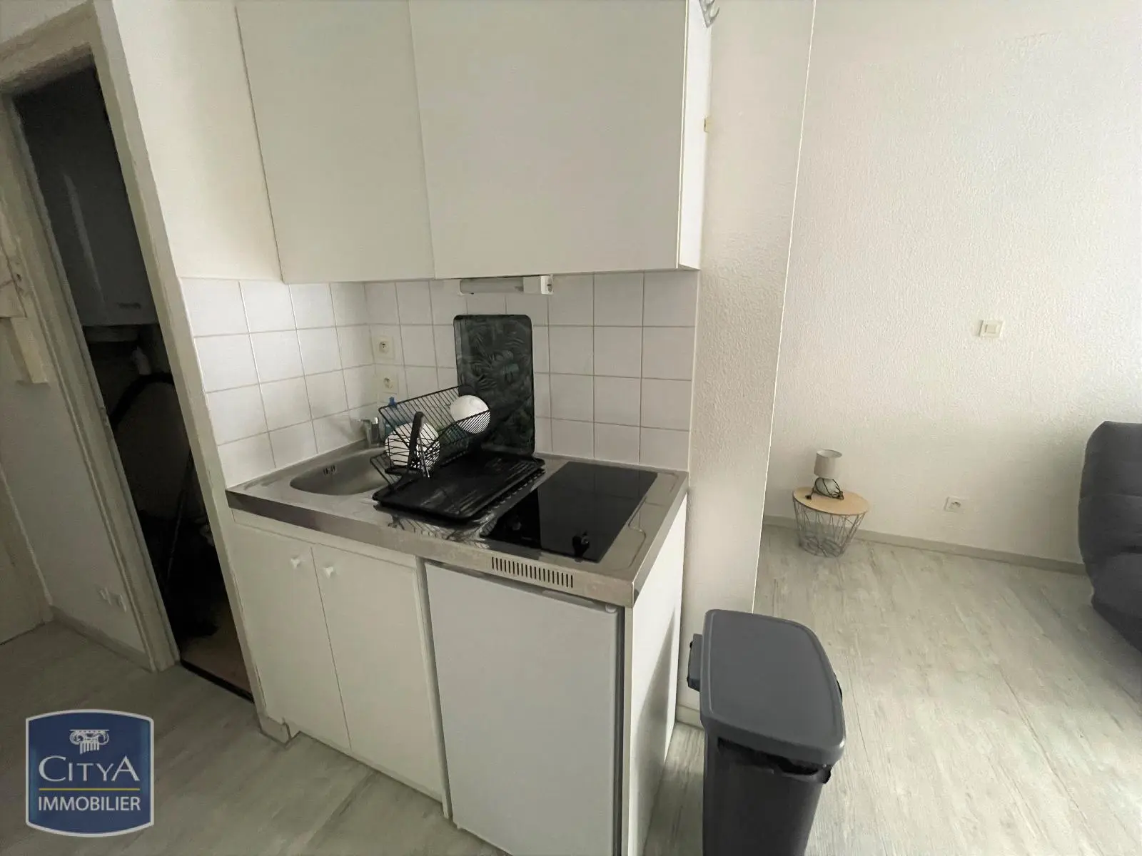 Photo 3 Appartement 1 pièce 23.96m²