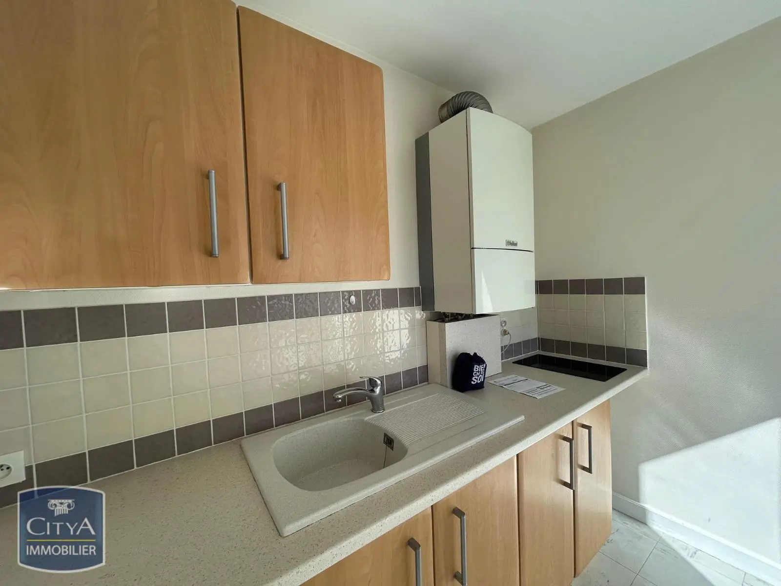 Photo 2 Appartement 1 pièce 27.68m²