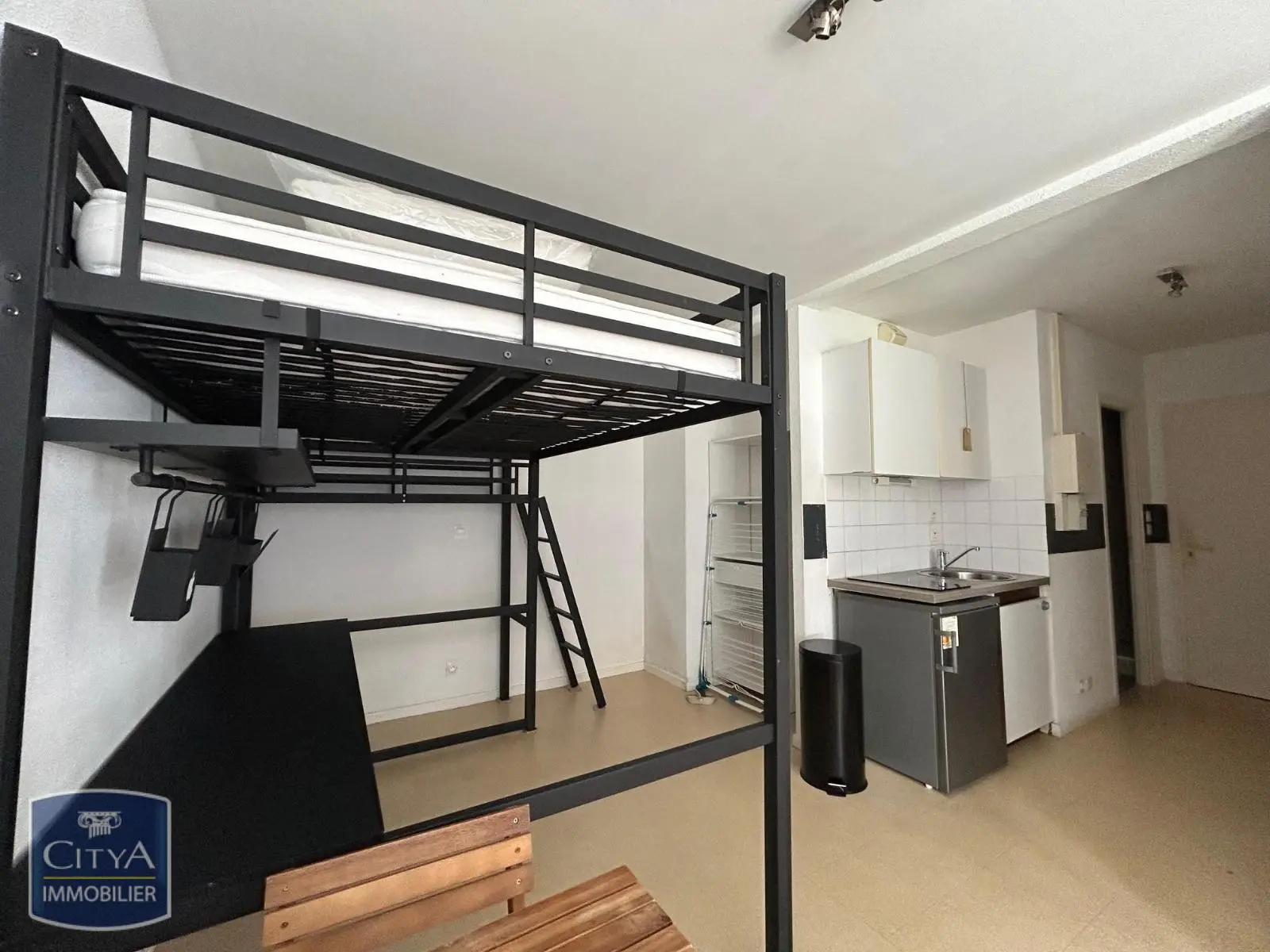 Photo 2 Appartement 1 pièce 24.64m²