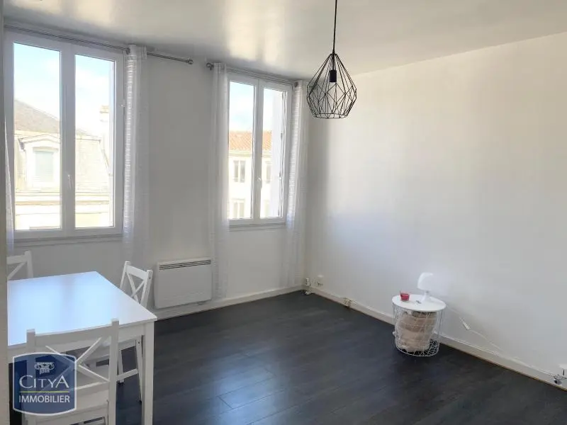 Photo 1 Appartement 1 pièce 25.63m²