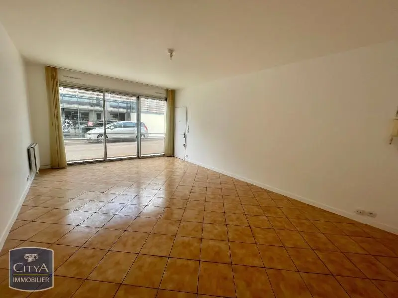 LOCATION NIORT