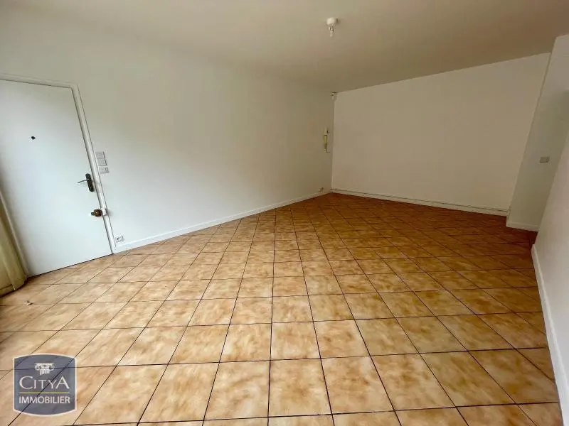 LOCATION T3 NIORT