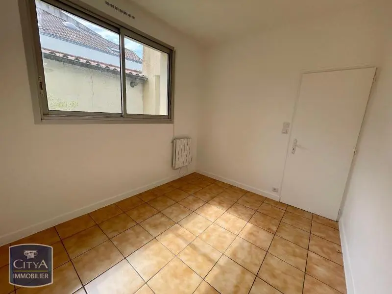 LOCATION NIORT