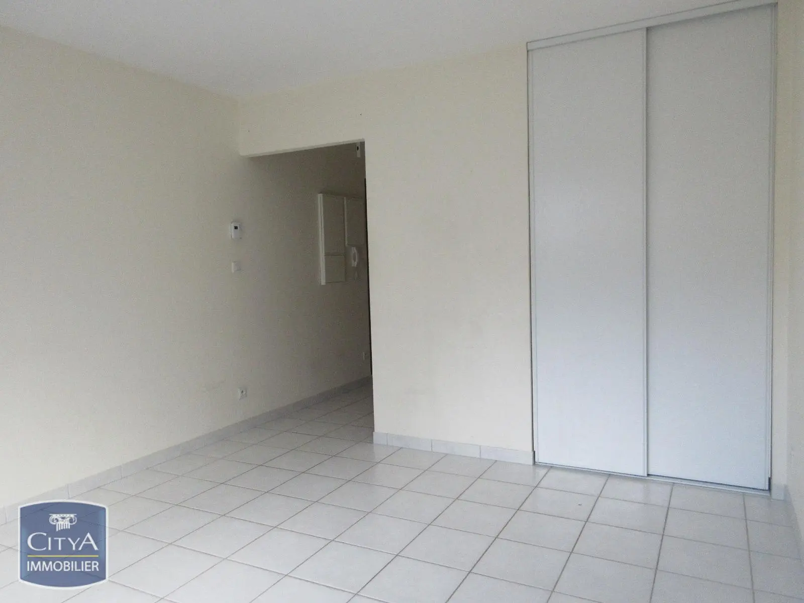 Photo 1 Appartement 1 pièce 24m²