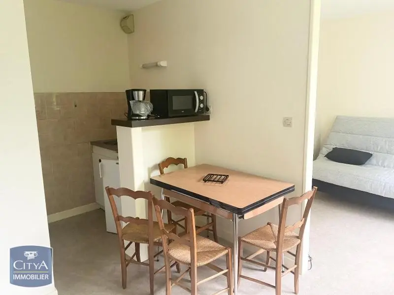 Photo 1 Appartement 1 pièce 17.7m²
