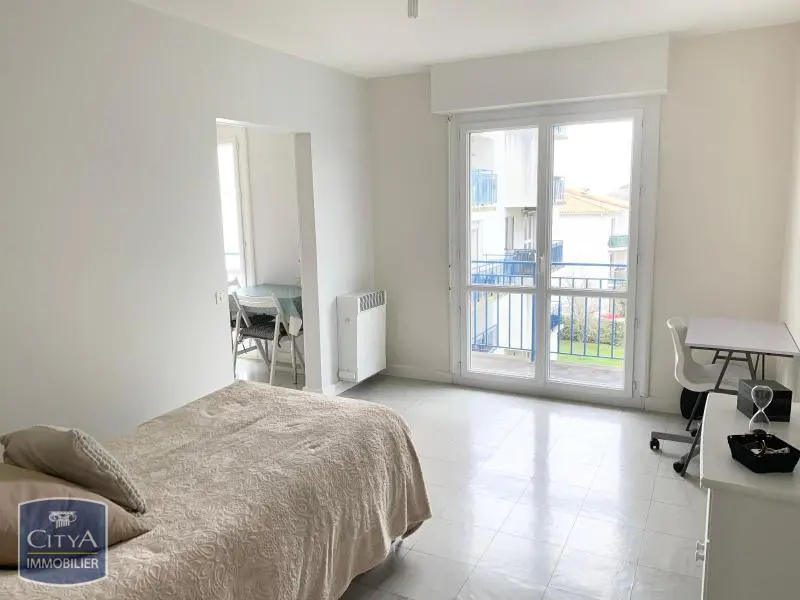Photo 1 Appartement 1 pièce 27.68m²