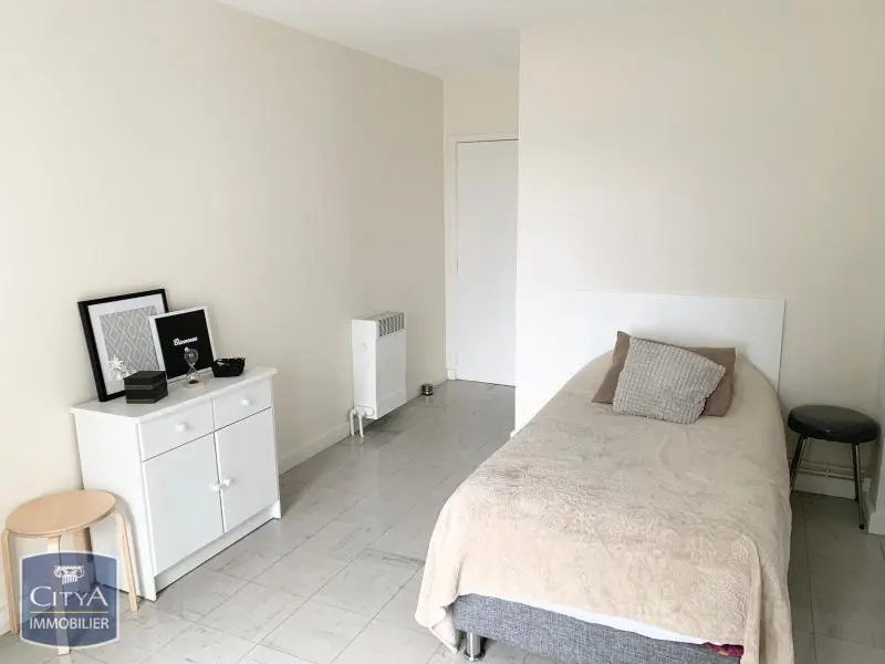Photo 2 Appartement 1 pièce 27.68m²