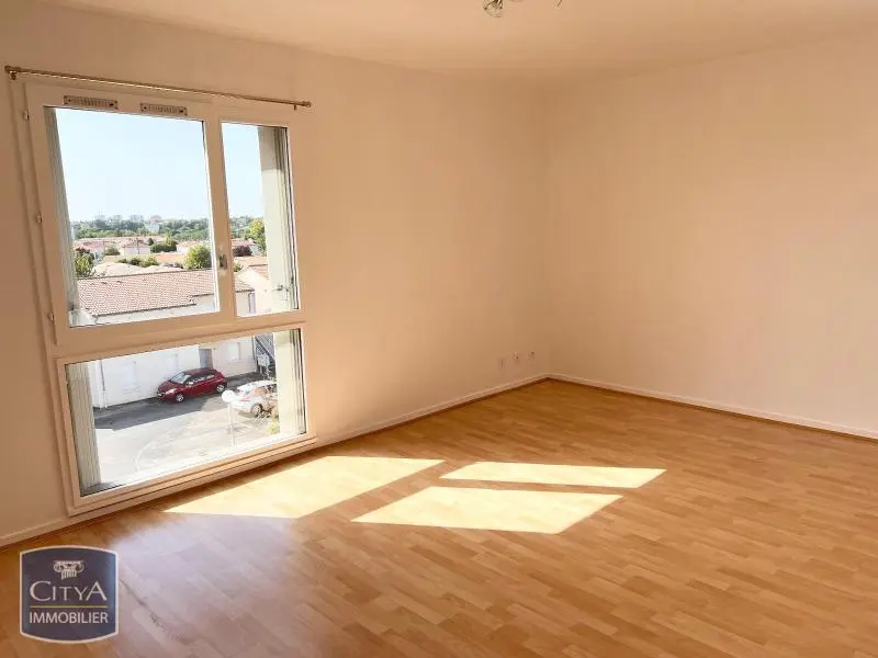 Photo 1 Appartement 1 pièce 30.79m²