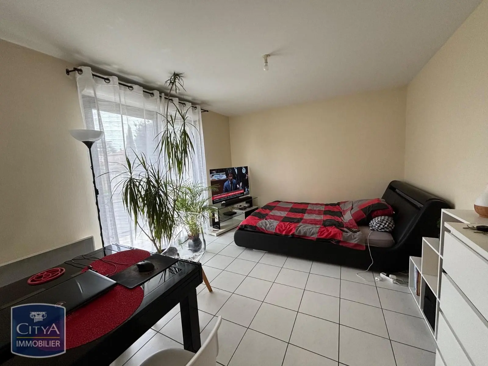 Photo 1 Appartement 1 pièce 23.85m²